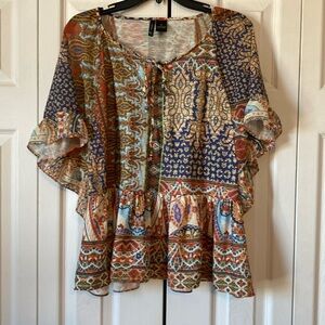 New Direction Short Ruffle Sleeve. Size Small.